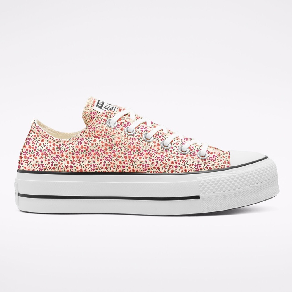 Floral Platform Chuck Taylor All Star Low Top🌼
